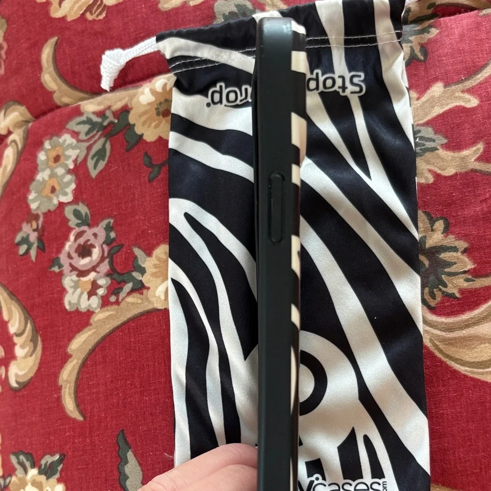 Loopy Case Zebra Pattern Pouch - Picture 4 of 4